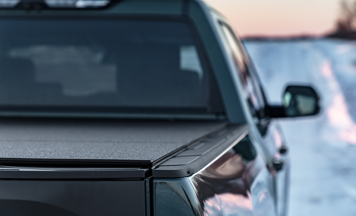 LOMAX Tonneau Cover 1